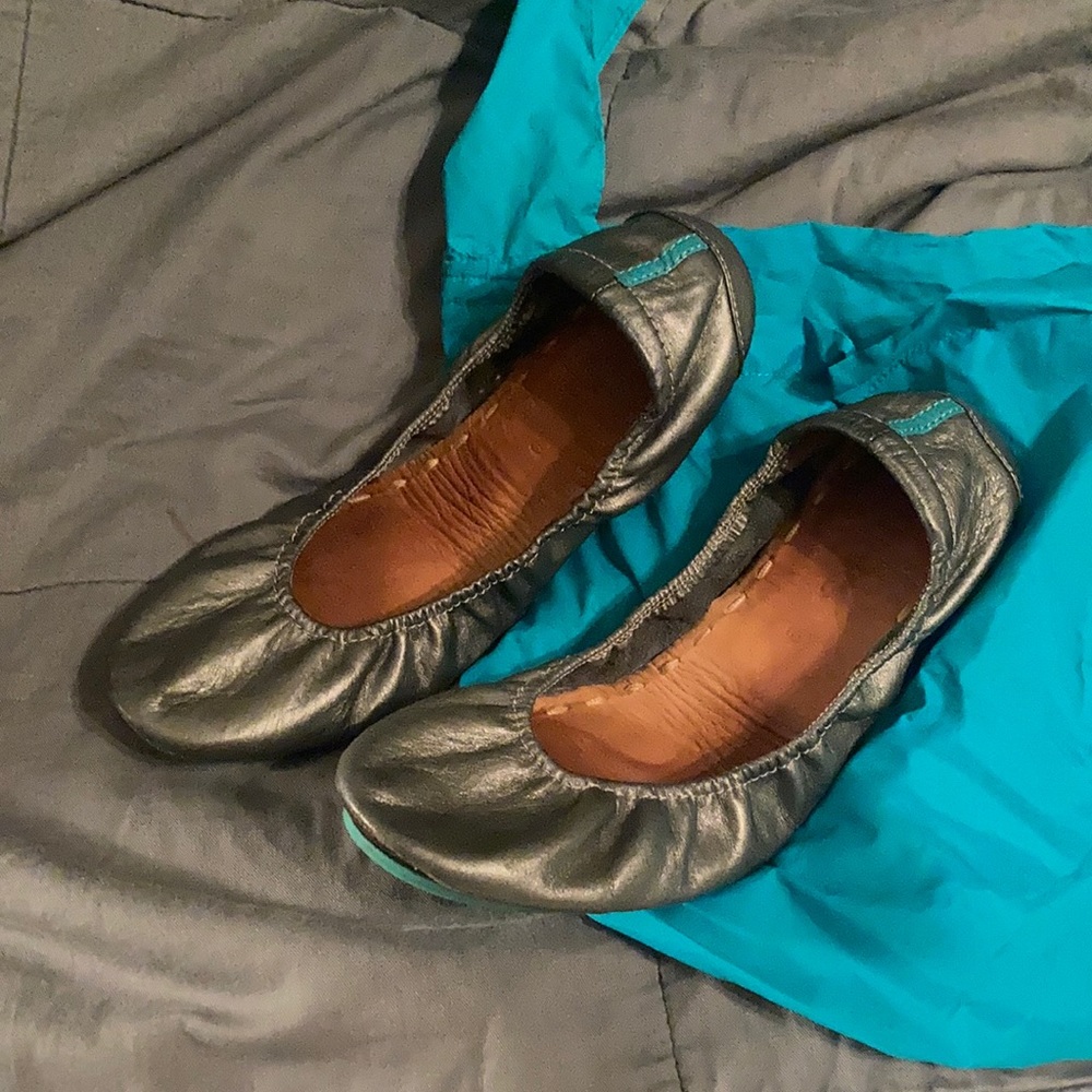 Metallic Pewter Tieks Sz 9
